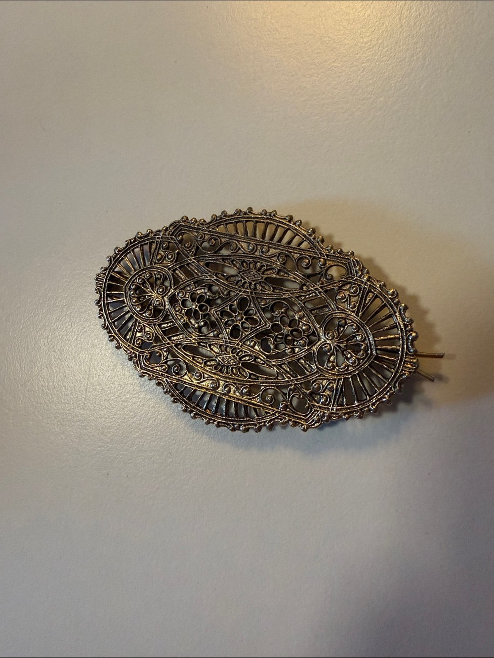 Vintage-Style Filigree Oval Hair Barrette - Gold Tone